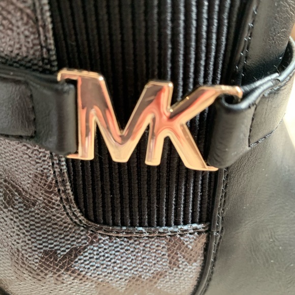 Michael Kors kids boots, size 8 - Picture 8 of 8